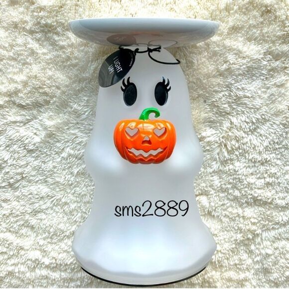 Bath and Body Works Ghost Three Wick Candle Holder - Picture 1 of 3
